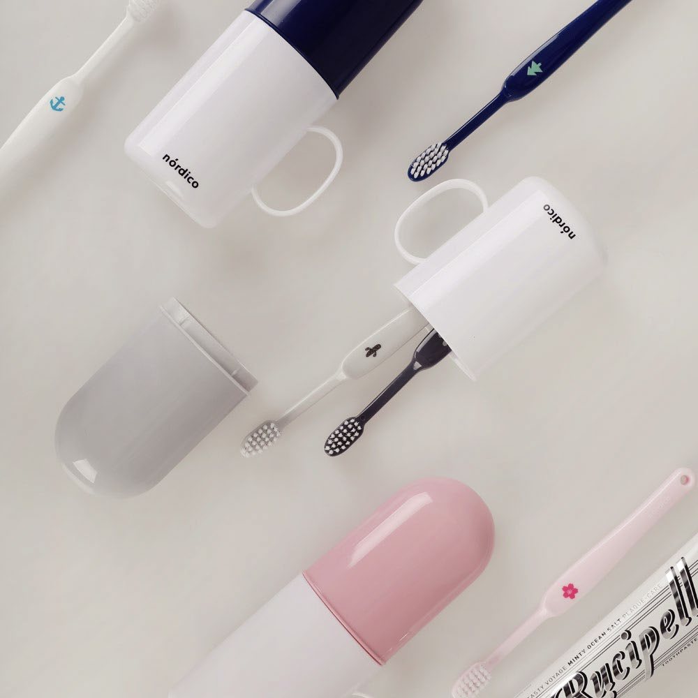 Cốc súc miệng & hộp bàn chải