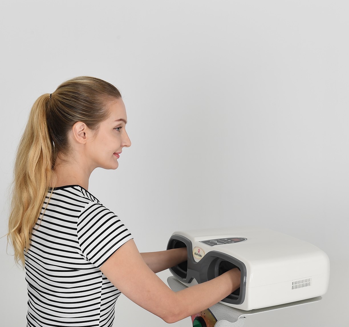 Máy massage tay Handel